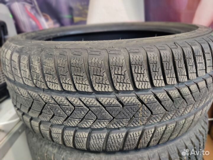 Pirelli Winter Sottozero 3 245/40 R19 и 275/35 R19 98V