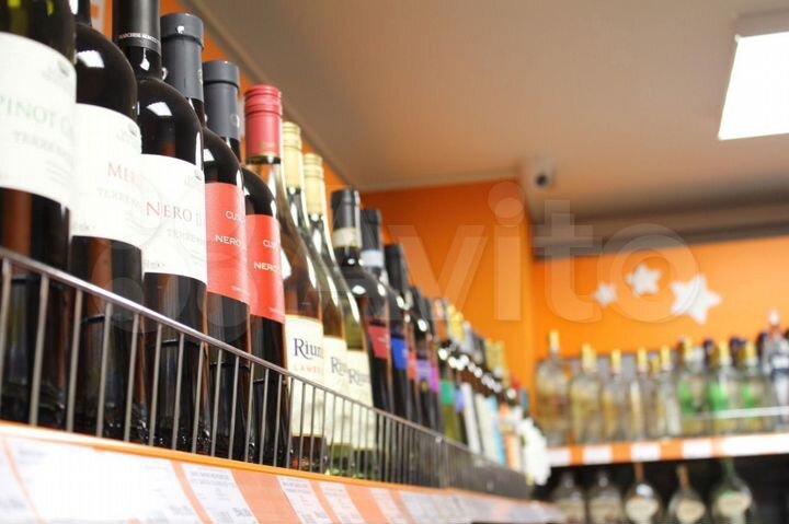 Торговое помещение в жилом доме, 165 м²