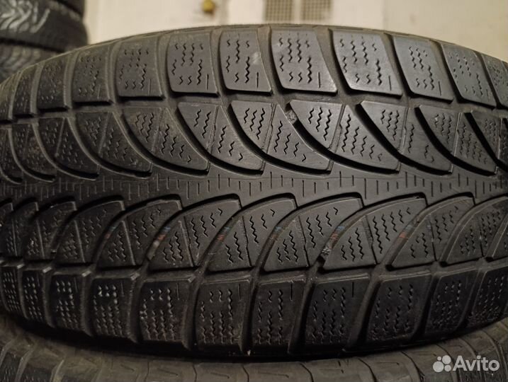 Bridgestone Blizzak LM-32 215/60 R16 W