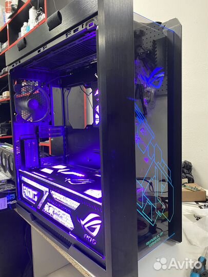 Asus rog strix helios