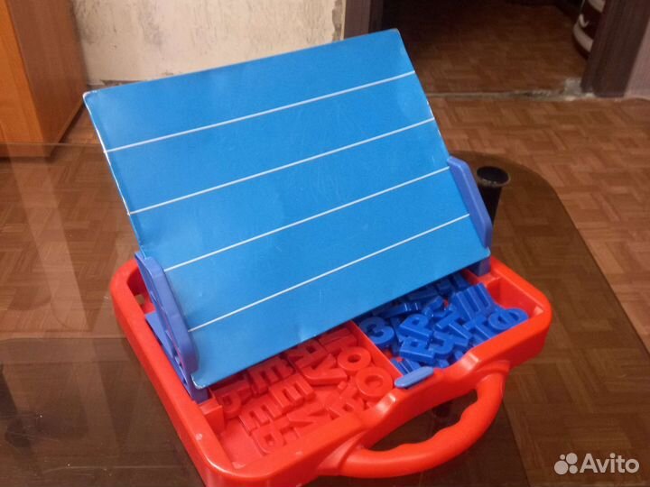 Магнитная доска с буквами