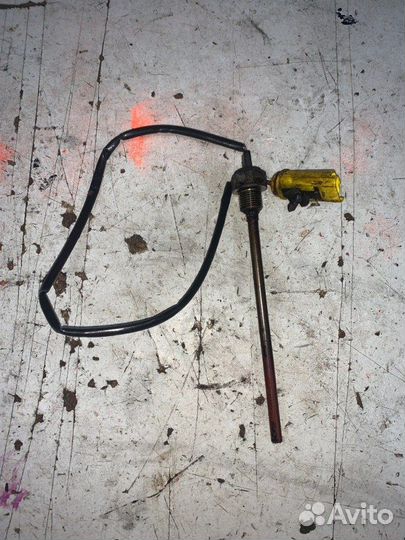 Датчик уровня масла в двигателе Peugeot 307 TU5JP4