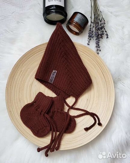 Шапочка и пинетки-носочки для новорожденного