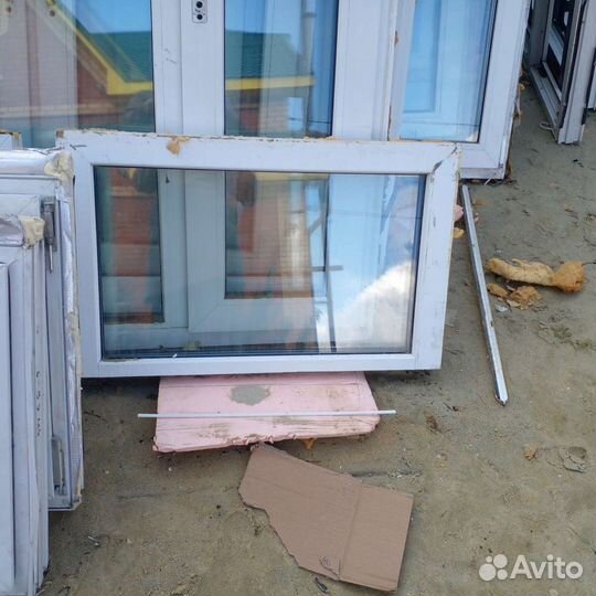 Окна пластиковые бу. Входные двери.Радиаторы отопл