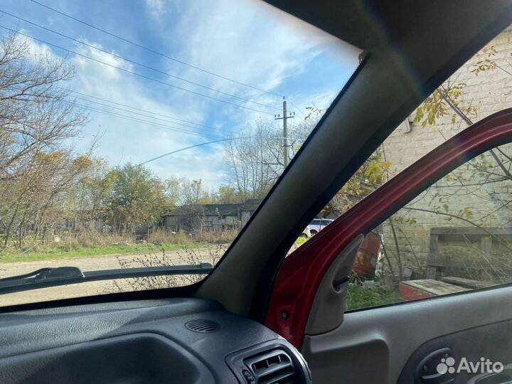 Накладки стоек кузова Renault Symbol 1