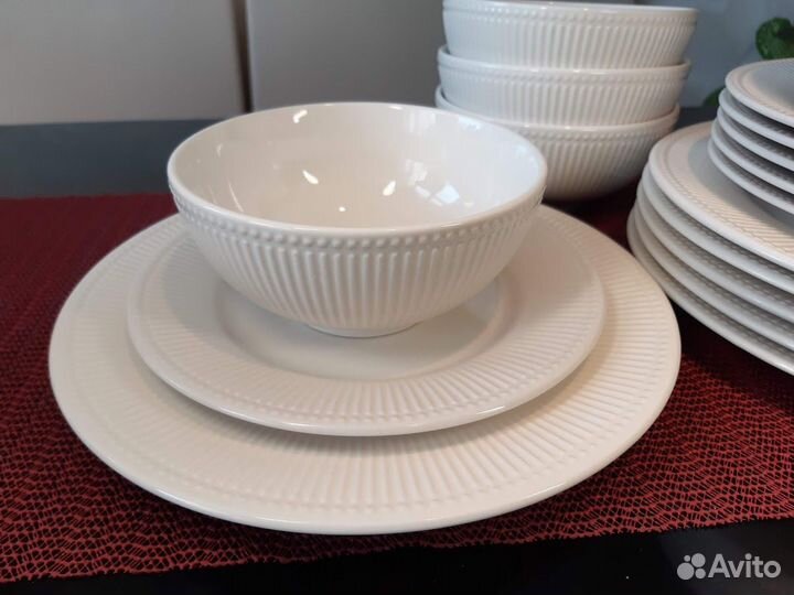 Тарелки и салатники 