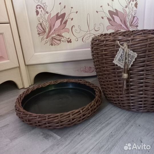 Кашпо из искусственного ротанга на 12 л с поддоном