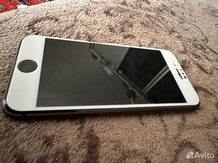 iPhone 8, 64 ГБ