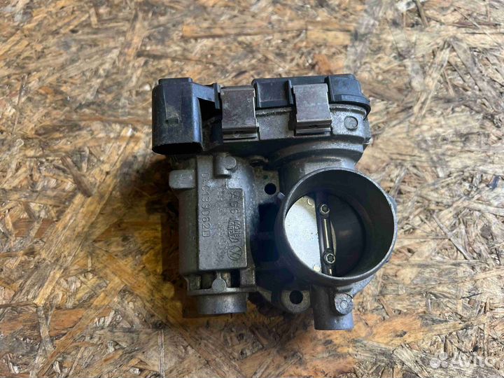 Заслонка дроссельная Volkswagen UP (2011-2016) 04C