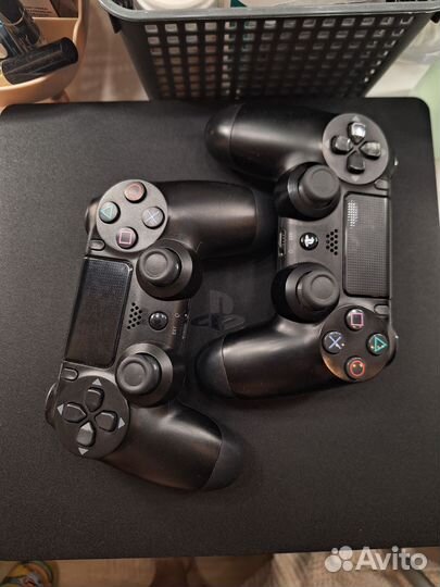 Sony PS4 slim+подписка на год