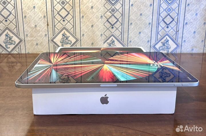 iPad pro 12.9 2021 m1 128Gb в идеале без царапин