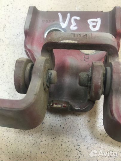 Петля двери задняя левая Ford Fiesta 5 CBK fxja