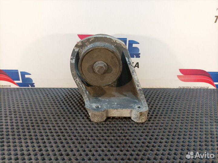Подушка двигателя передняя левая