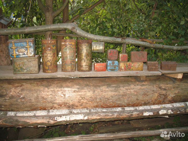 Старинные жестяные коробки банки Монпасье Царские