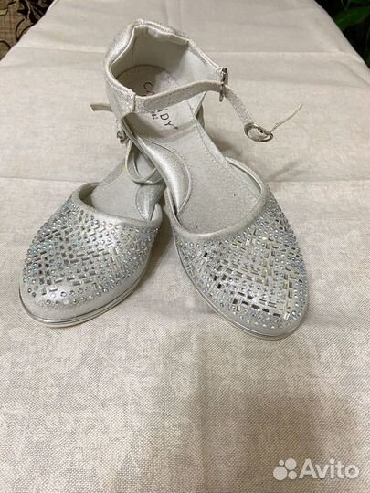 Белые туфли детские 34