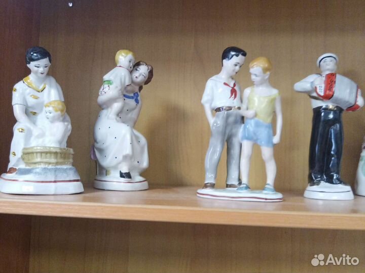 Фарфоровые статуэтки