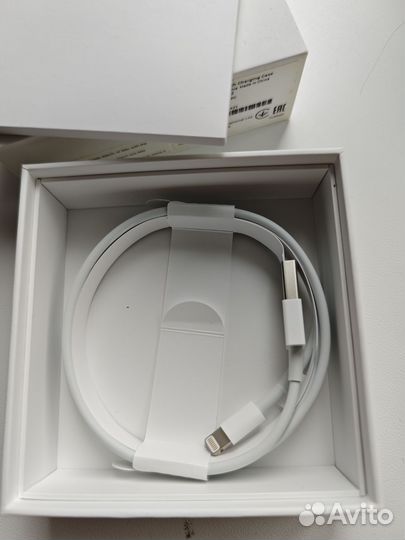 Беспроводные наушники apple airpods