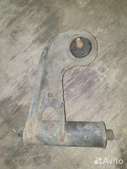 Рычаг подвески передний верхний правый