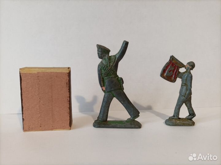 Два солдатика оловянных СССР в ремонт