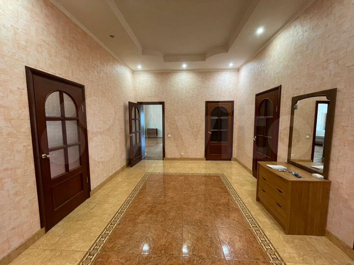 3-к. квартира, 269,5 м², 2/6 эт.