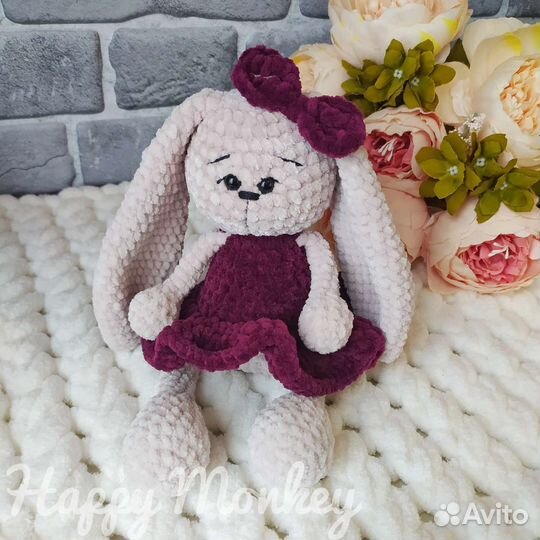 Зайка из плюшевый пряжи/Вязаная игрушка