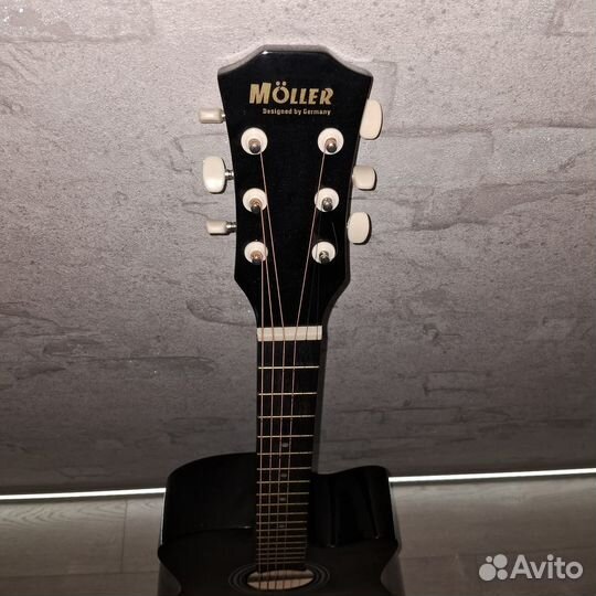 Акустическая гитара