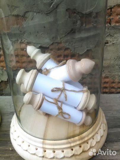 Стеклянная ваза для интерьера