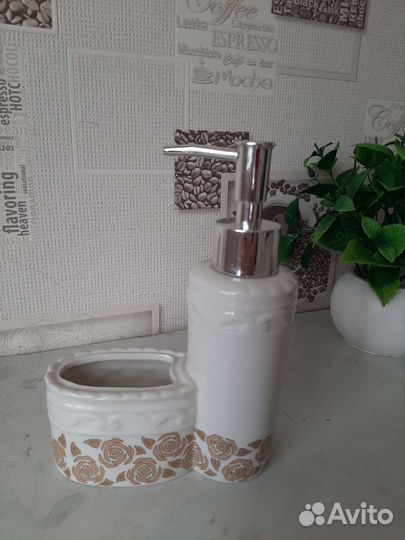 Дозатор для жидкого мыла