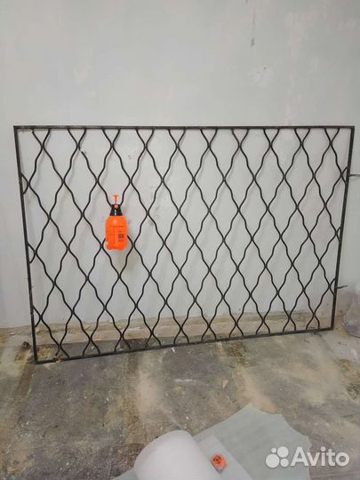 Решетка на окно металлическая