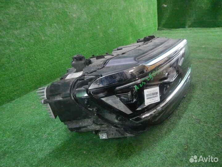 Фара правая Volkswagen Tiguan