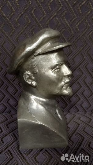 Бюст Ленина