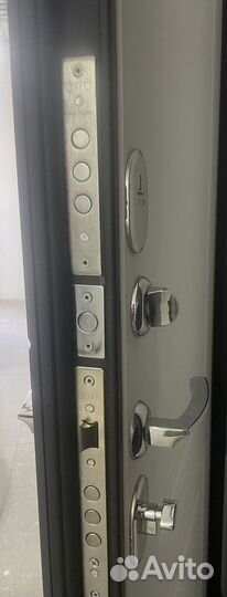 Дверь входная металлическая