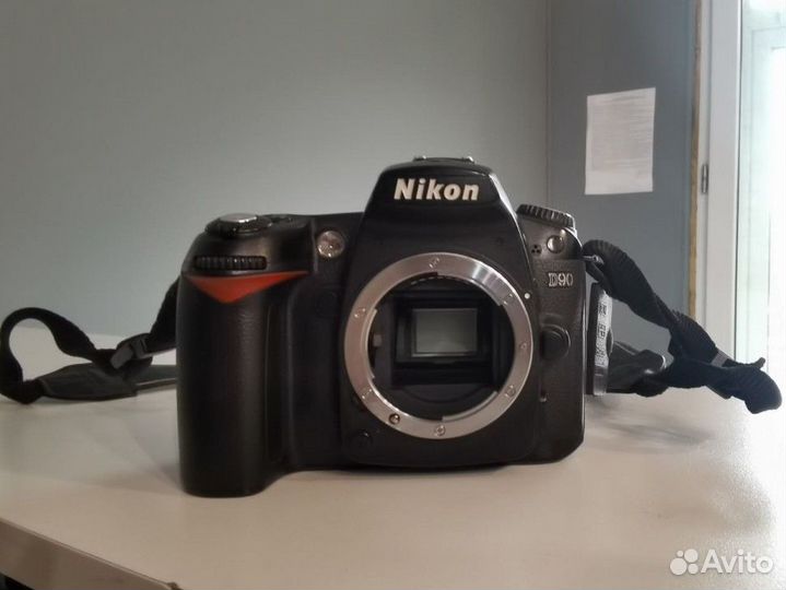 Зеркальный фотоаппарат Nikon D90 Kit
