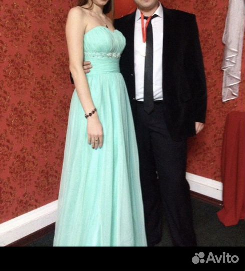 Продаю 2 платья