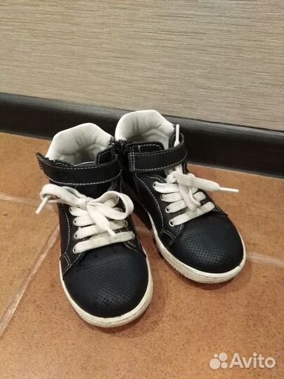 Фирменные ботинки