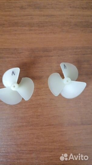 Винт трехлопастной для кораблика 36 мм (пара)