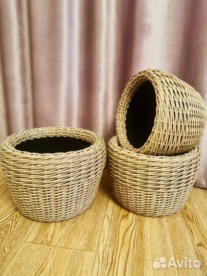 Кашпо для цветов из ротанга
