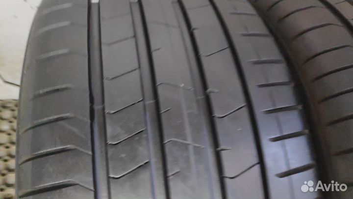 Pirelli P Zero PZ4 255/35 R19 96Y