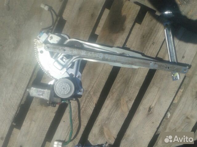 Стеклоподъемник передний правый Mitsubishi L200