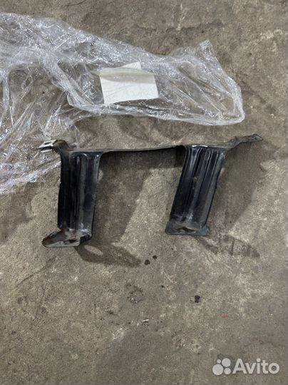 Кронштейн крыла правый bmw x5 f15 f85 x6 f16 f86