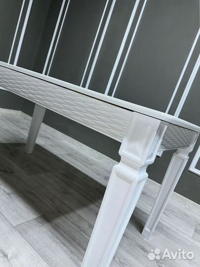 Кухонный стол,стулья / оплата при получении