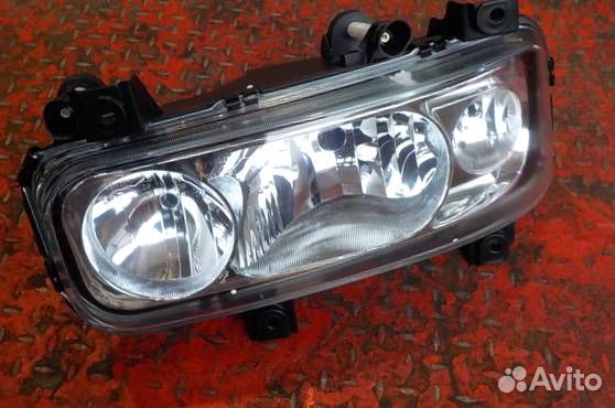 Фара правая Mercedes-Benz Atego 9738202761