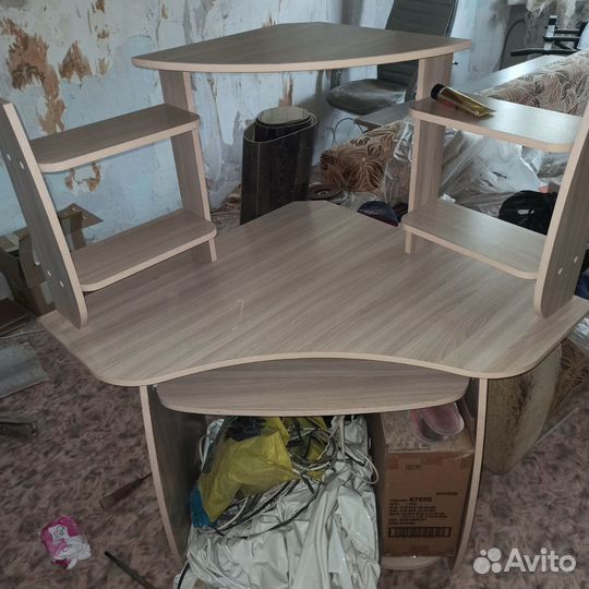 Компьютерный стол