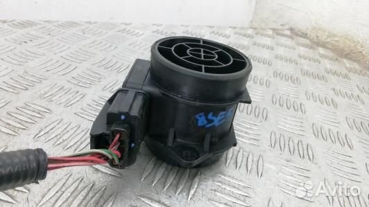 Расходомер воздуха бензиновый volvo V40 VW (8SE05D