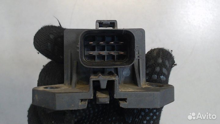 Реле бензонасоса Lincoln Navigator, 2010