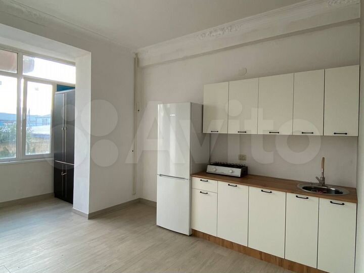 2-к. квартира, 80 м², 2/5 эт.