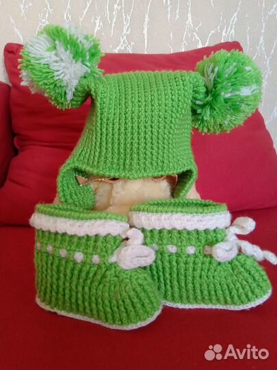 Новые пинетки и шапочка