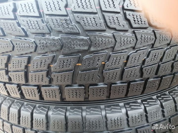 Dunlop Grandtrek SJ6 215/70 R16 99Q