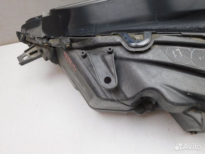 Фара правая Lexus RX200t/RX300/RX350/RX350L/RX450h
