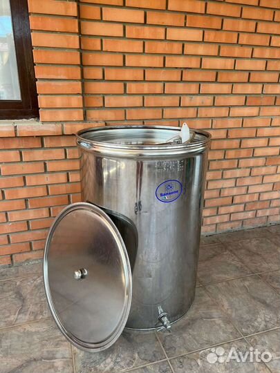 Ёмкость для хранения и изготовления вина